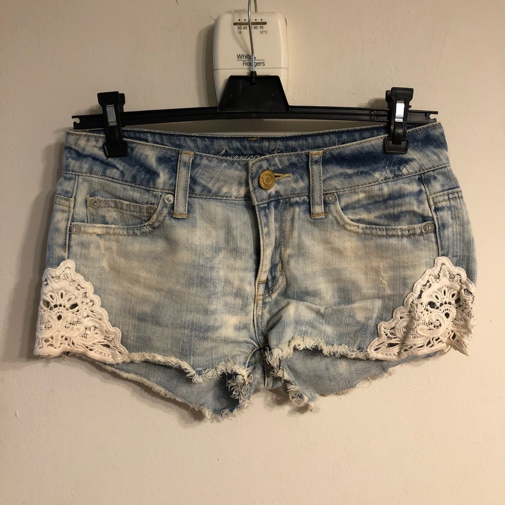 American Eagle denim shorts with mesh details!💓